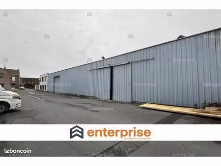 local d'activité 800 m²