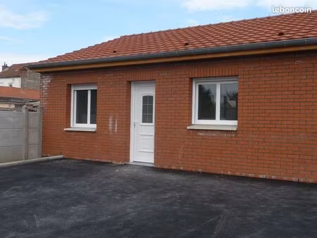 maison climatisée avec parking et jardinet