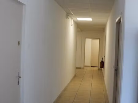 location de bureaux à laverune