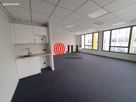 bureaux 60 m²
