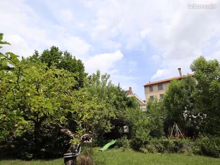 bien atypique au cœur du massif du sancy