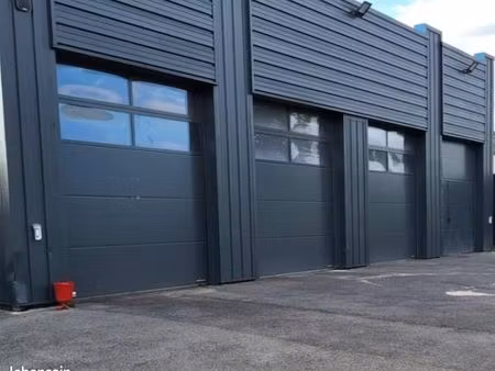 local commercial 400 m²