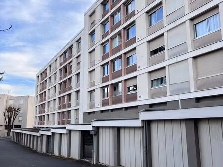 garage à louer clermont vallières