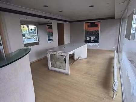 local commercial 50 m²
