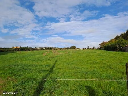 terrain 6800 m² liettres