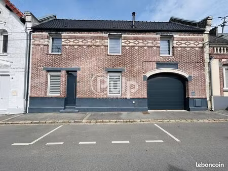 maison 6 pièces 140 m²