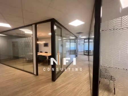 plateau rénové de 416m² à vendre  divisible à partir de 235m²