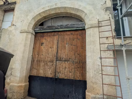 remise de 77 m2 avec fosse à vidange vinassan - domaine de s