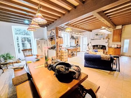 exceptionnel ! domaine du 17eme sur 3ha de terrain