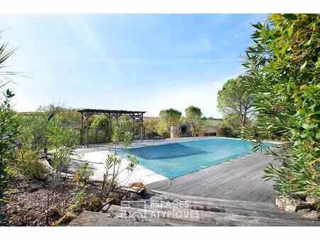en pleine nature  propriété de caractère avec trois habitations et piscine