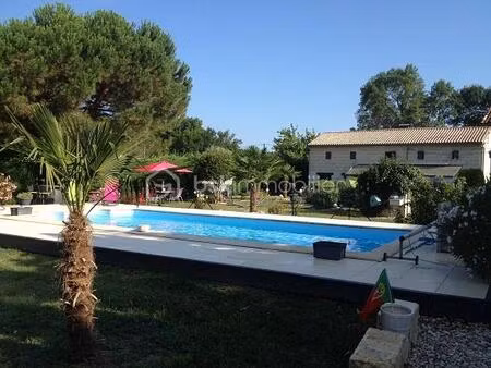 magnifique propriete de 257 m2 avec 6 chambres  4 sdb  piscine et un gite de 67 m2 avec 2 