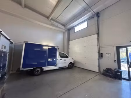 entrepôt disponible à la location