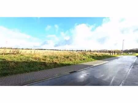 option! terrain à bâtir d'une superficie de +/- 7a 49ca