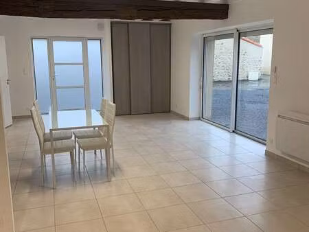 location maison meublé à la bernardière (85610) : à louer meublé / 119m² la bernardière