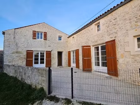 location maison 4 pièces 118 m² à saint-savinien (17350)  1 000 €