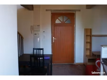 loue t2 plein centre villemur 510 euros