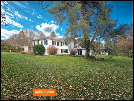 maison individuelle de 170m² avec 6 chambres  un bureau et un sous-sol complet avec garage