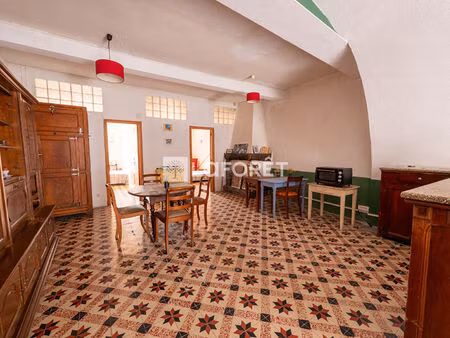 maison de village à belesta avec 5 chambres  terrasse et garage.