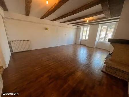 studio 1 pièce 50 m²