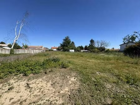 vente terrain à aizenay (85190) : à vendre / aizenay