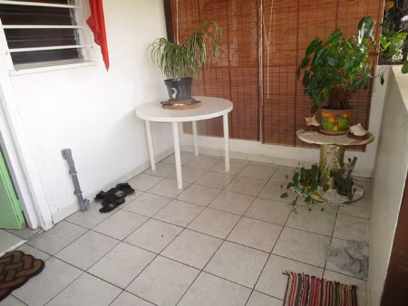 à louer à kourou : maison de 90m2 avec 2 chambres