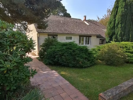 tres proche le neubourg