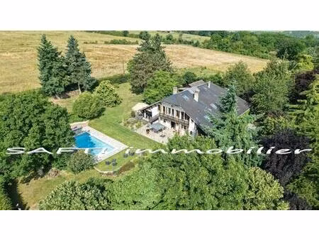 propriété d’exception à 1 heure de paris : 335m2 habitables  6/7 chambres  piscine  dépend