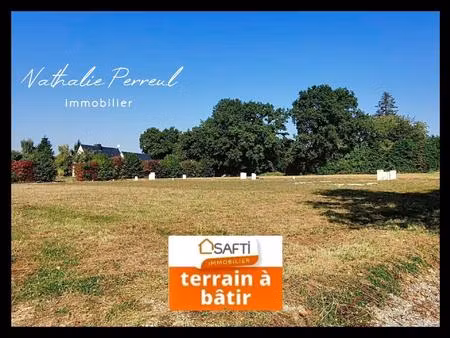 terrain constructible de 521 m² en lotissement