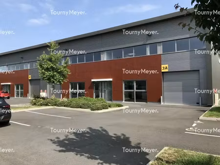 local d'activites a louer