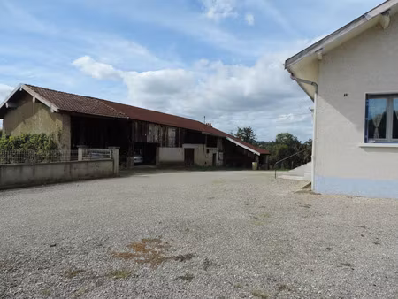 dpt ain (01)  à vendre montagnat  propriété à rénover avec maison de 84 m² et dépendance d
