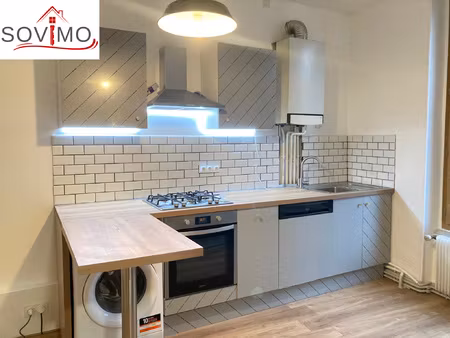 confolens (16)  bel appt rénové au 1er étage : 1 chambre  ja