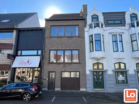 te renoveren woning met 3 slaapkamer en tuin op een topligging in centrum lochristi