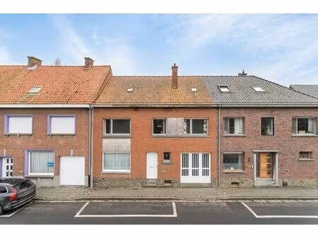 ruime woning met 4 slaapkamers en garage!