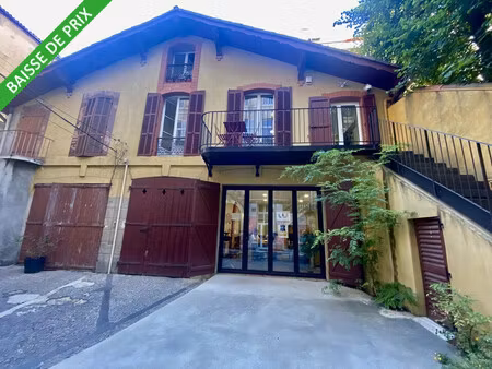 location local professionnel 103m² marseille 1er