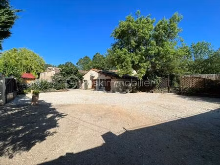 villa de 252 m² à saint-zacharie