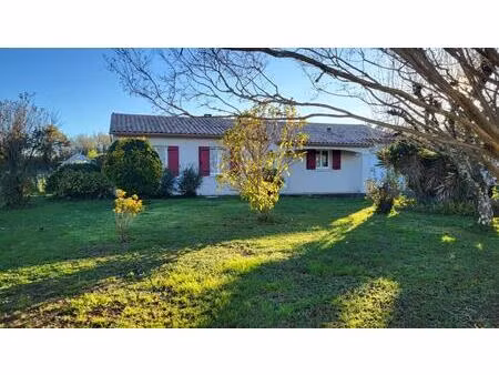 24400 maison de plain pied 2001 proche mussidan 4 pièces 89 m2 piscine sur 2013 m² parcell