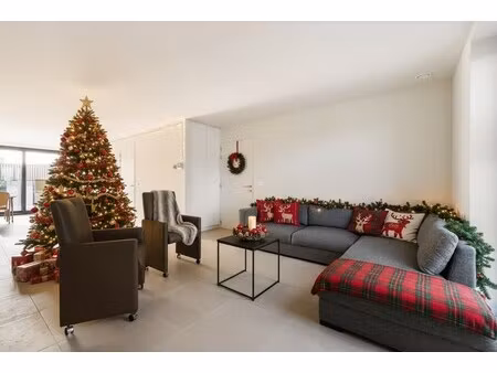 appartement te koop in oosteeklo met 1 slaapkamer