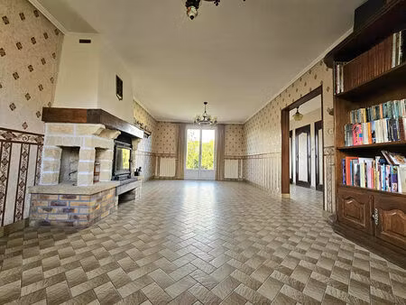 vente maison 4 pièces  115.00m²  favières