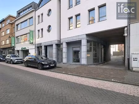 commercieel gelijkvloers met parking