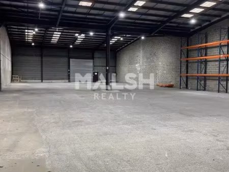 local d'activités équipé de quais - genas - a vendre ou a louer - 1139 m²