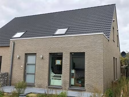 huis te koop in nederename met 3 slaapkamers