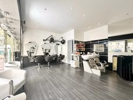 vente local commercial 37m2 marseille 5eme (13005) - 25000 € - surface privée