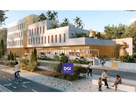 local commercial à louer à nîmes - excellente visibilité sur le périphérique