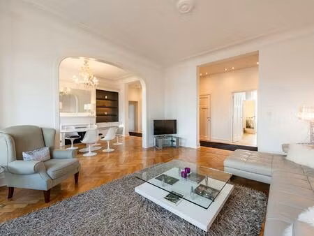 appartement te koop in schaarbeek met 3 slaapkamers