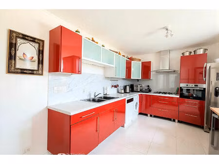 saint-series - grande maison familiale avec piscine et beau potentiel
