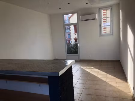 location appartement 2 pièces 40 m² à l'ile-rousse (20220)  650 €