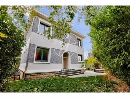 maison de luxe à vendre dans le quartier petit garches