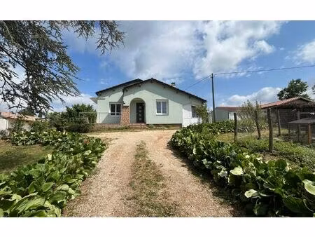 location maison  95 m² t-4 à bâgé-la-ville  1 190 €