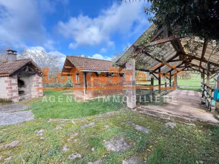 propriété de 16 858m2  hangar  riviere