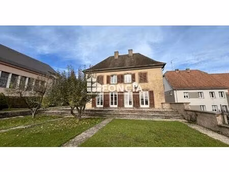 exclusivité : découvrez ce magnifique ancien presbytère  une authentique maison de maître 